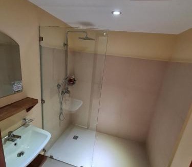 Balabag Apartment | Amor 2 BR Loft with Jacuzzi