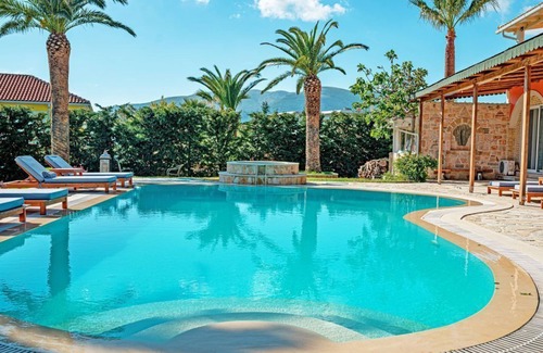Agios Sostis Villa | Amor Beach Villa 3 Bedrooms with huge pool, BBQ, near the beach.
