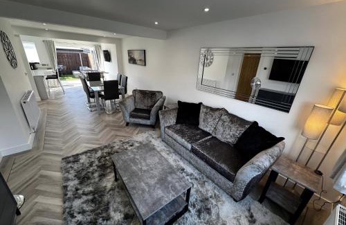 Aylesbury House | Amora Stays