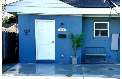 Norfolk House | Amore at Sheppard's Landing - peaceful home away for travelers and their pets!