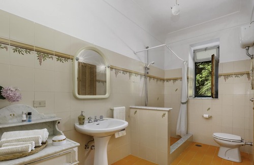 Tiberio Villa | AMORE RENTALS - Casa Eliana, Historic Villa with Garden and Terraces in Capri