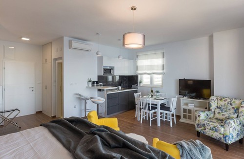 Municipality of Dubrovnik Apartment | Amorino of Dubrovnik Apartments - Studio Apartment with Terrace and Sea View (Apartment Lavanda)