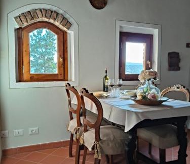 Certaldo Alto Apartment | Amorosa Dimora