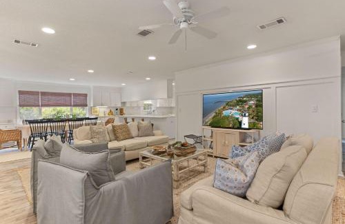 East Beach House | AmoroSEA - 1905 Bruce Drive