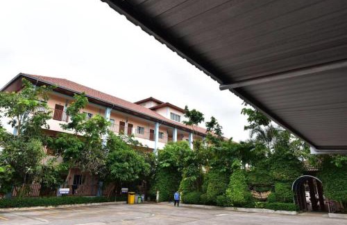 Nong Prue Hotel | Ampan Resort & Apartment