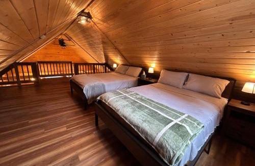 Silver Gate House | Amphitheater Mountain Cabin