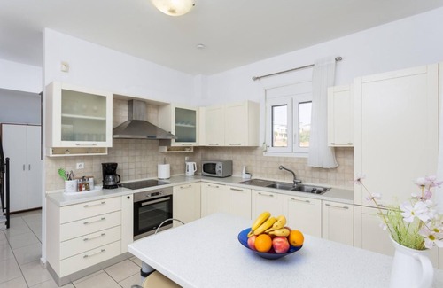 Gennadi Villa | Amphitrite Villa - Four Bedroom Villa, Sleeps 8