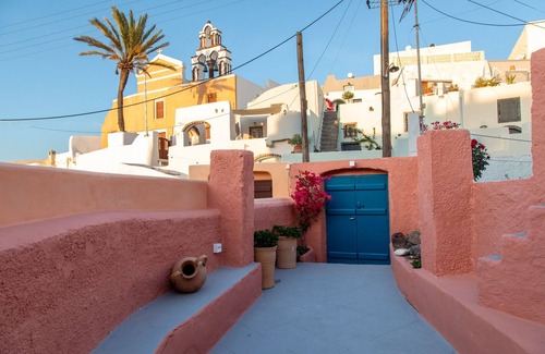 Finikia Villa | Amphora Cave House in Oia Foinikia