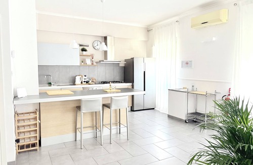 Zona LIII Tomba di Nerone Apartment | Ampio Appartamento a Roma Fino a 5 Persone, a 9 km dal Centro