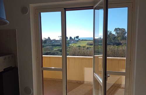 Stignano Mare Apartment | Ampio e Accogliente Appartamento Vista Mare, a 10 Minuti Dalla Spiaggia