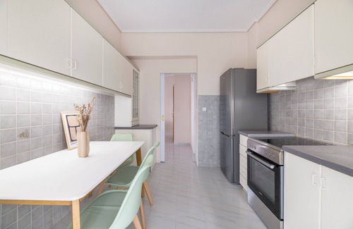 Amarousion Apartment | Ample 3BR Family Property in Marousi