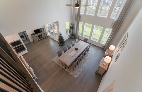 Tomball House | Ample 4BD + Media Room + Home Office in Woodlands