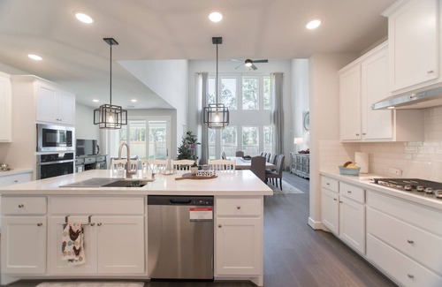 Tomball House | Ample 4BD + Media Room + Home Office in Woodlands