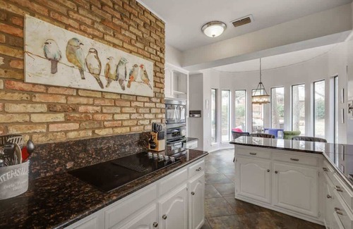 Grand Prairie House | Ample Home next to DFW, AT&T, w/hottub and game r.