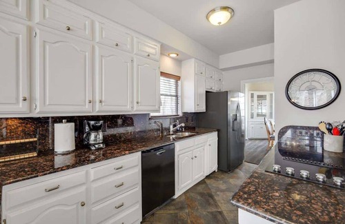Grand Prairie House | Ample Home next to DFW, AT&T, w/hottub and game r.