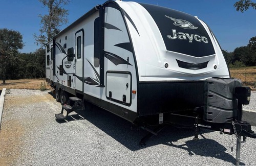 Bridgeport House | Ample Lakeside Travel Trailer