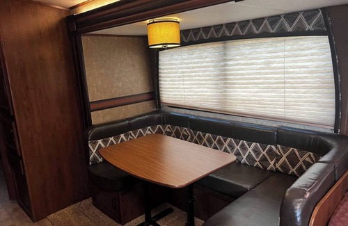 Bridgeport House | Ample Lakeside Travel Trailer