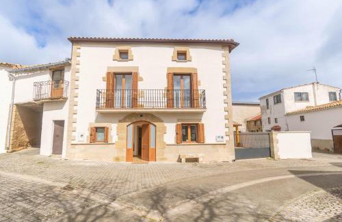 Biurrun-Olcoz House | Amplia casa rural con barbacoa y jardín en Navarra