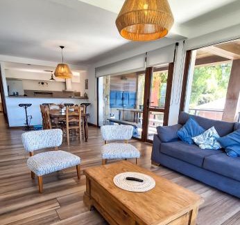 San Carlos de Bariloche Apartment | Amplio departamento con vista al lago