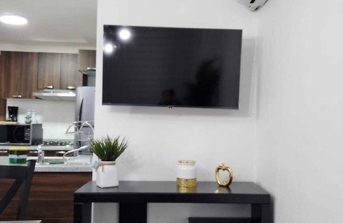 San Juan de Dios Apartment | Amplio depa con alberca, gym, terraza y seguridad.