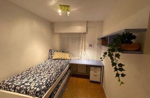 Parque de la Coruna Apartment | Amplio piso sierra. Bien comunicado con Madrid.
