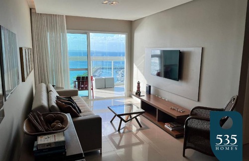 Dois de Julho Apartment | Amplo Quarto e Sala Vista Baía de Todos os Santos