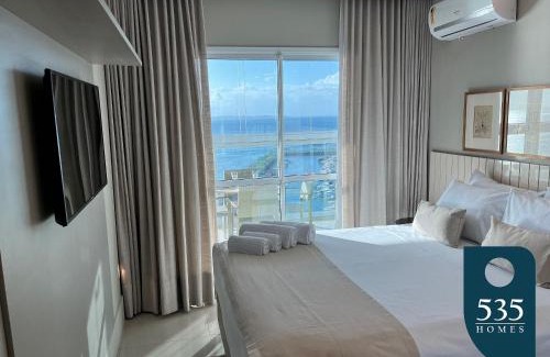 Dois de Julho Apartment | Amplo Quarto e Sala Vista Baía de Todos os Santos