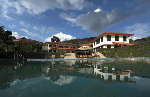 Virarajendrapet Resort | Amritara Ambatty Greens Resort