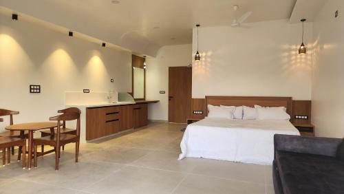 Bhuj House | Amrutiya Farmview Suit
