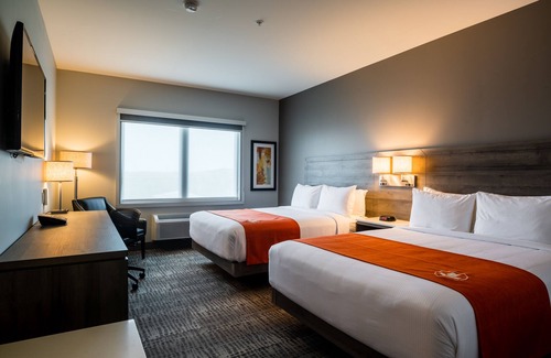 Florenceville-Bristol Hotel | Amsterdam Inn & Suites, an Ascend Collection Hotel