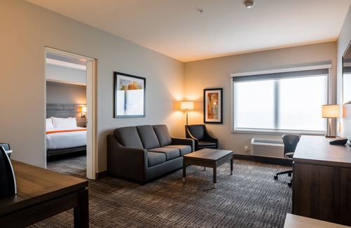 Florenceville-Bristol Hotel | Amsterdam Inn & Suites, an Ascend Collection Hotel