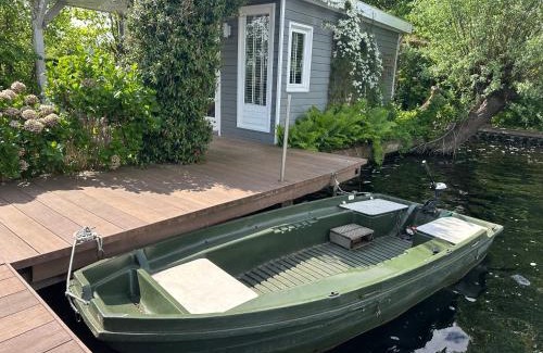 Vinkeveen House | Amsterdam lake area, super wifi island incl boat