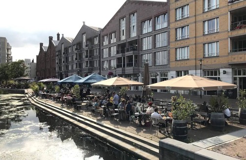 Amsterdam East House | AMSTERDAM TOWN HOUSE WITH PRIVATE GARDEN & PARKING
