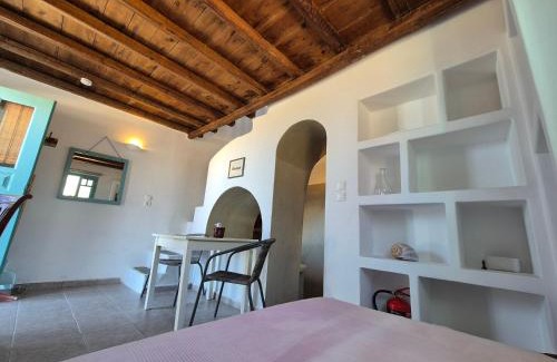 Chora Folegandros House | Amygdaliá - Chora view house