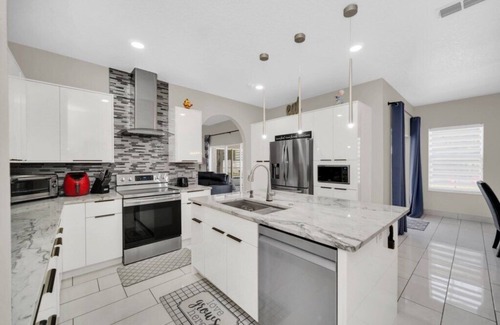 Crescent Lakes Villa | Amzing 4 Bedroom Pool Home Close to Disney