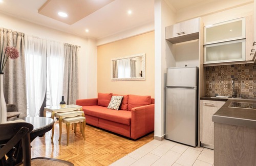 Athens Apartment | An 47 sq meters Artistic Apartment in the center of Athens