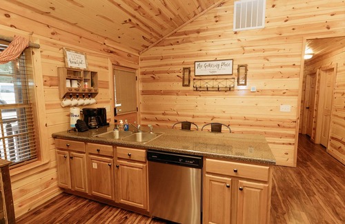 Gatlinburg - Pigeon Forge Cabin | An Absolutely Charming Cabin!
