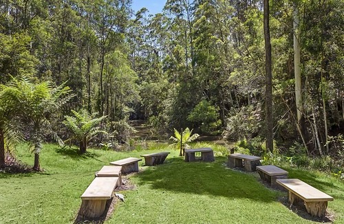 Lowanna Cabin | An adult-only, pet-friendly retreat offering privacy, comfort and life's simple pleasures.