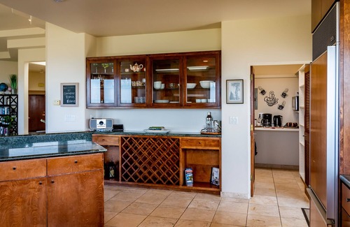 Cambria House | An aesthetic delight high above Cambria steeped in nature but close to town.