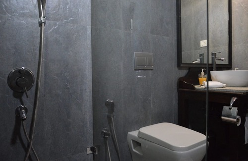 Assagao Cottage | An affordable luxury homestay: pet-friendly, outdoor whirlpool tub