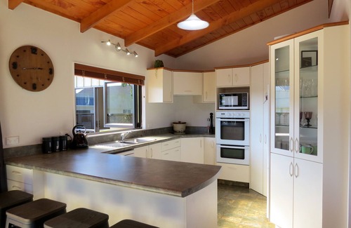 Coromandel House | An "All Rounder" right in the heart of Coromandel.