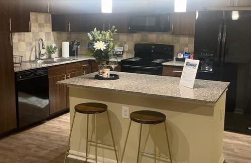 Lazybrook/Timbergrove Apartment | An alluring apartment, 10 min from downtown!