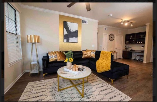 Lazybrook/Timbergrove Apartment | An alluring apartment, 10 min from downtown!