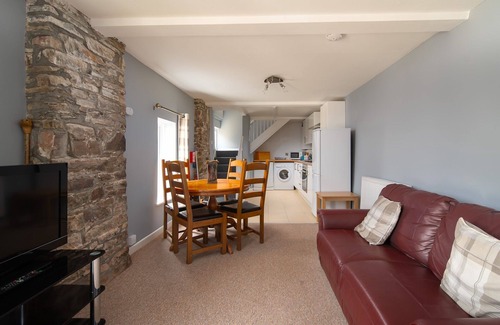 West Down Cottage | An apartment that sleeps 4 guests in 2 bedrooms