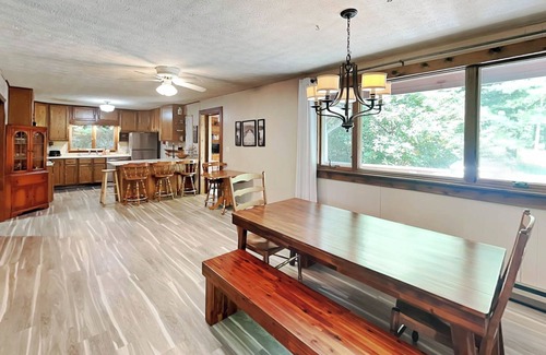 Oakland House | An Apple Away | Verdant Views + Hot Tub