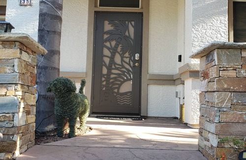 Willow Creek House | An Elegant Executive/Corporate Residence