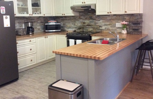 Wasaga Beach House | An entire home with the cottage feel