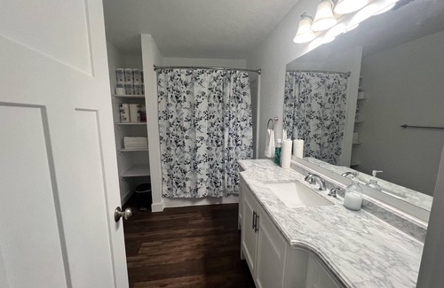 Pine City House | An escape to Sister's Haven