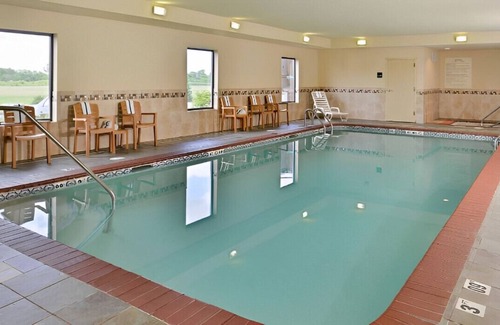Muscatine House | An Exceptional & Comfy Place to Unwind Free WiFi