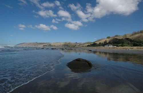 Kairakau House | An historic holiday house right on the beach